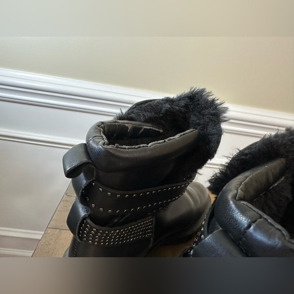 Zara women’s boots buckle black EU36 US size 6 minor damage on top - Picture 6 of 10
